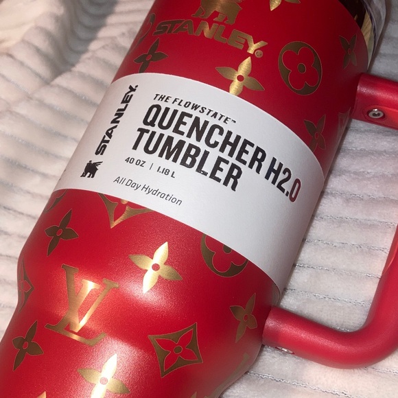 🌹🌹🌹Stanley Red and Gold Quencher Tumbler with straw ..NEW! ONE OF A KIND 40OZ - Picture 2 of 5